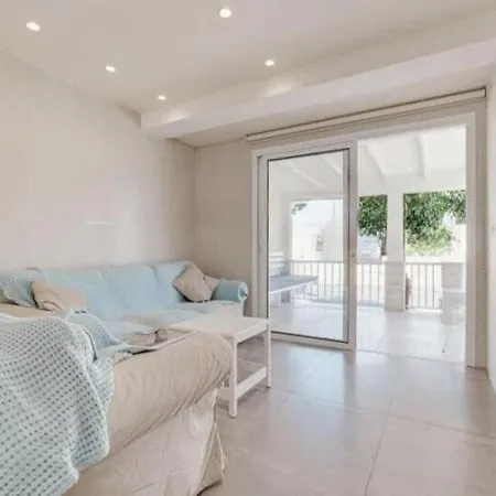 Deluxe - 500m Nissi Beach! Апартаменты *